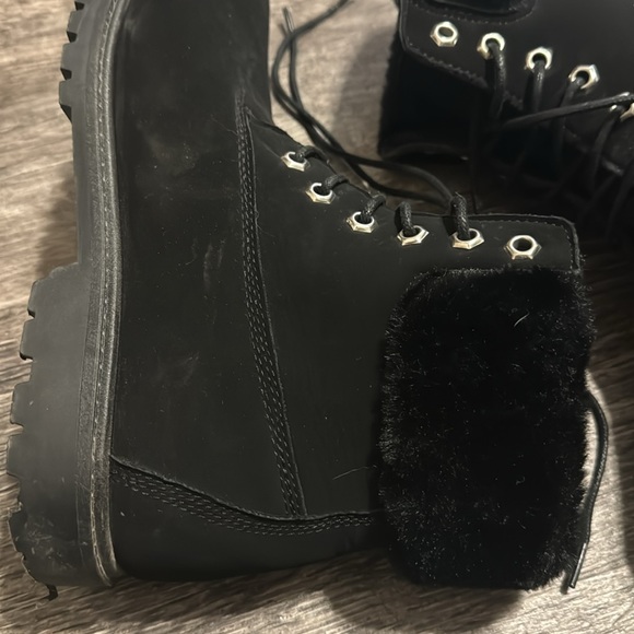 Ladies black boots - Picture 2 of 4